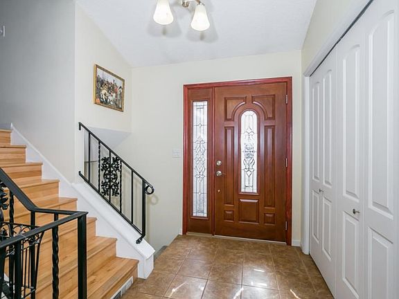 Plenty of room to great family and friends in the large entry with convenient access to the 3 car garage.