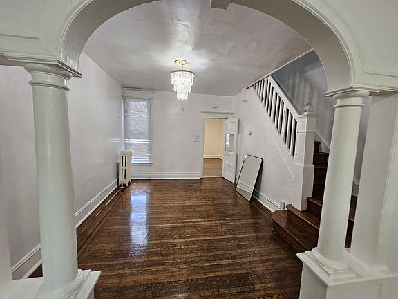 4th image of 745 E Tioga St