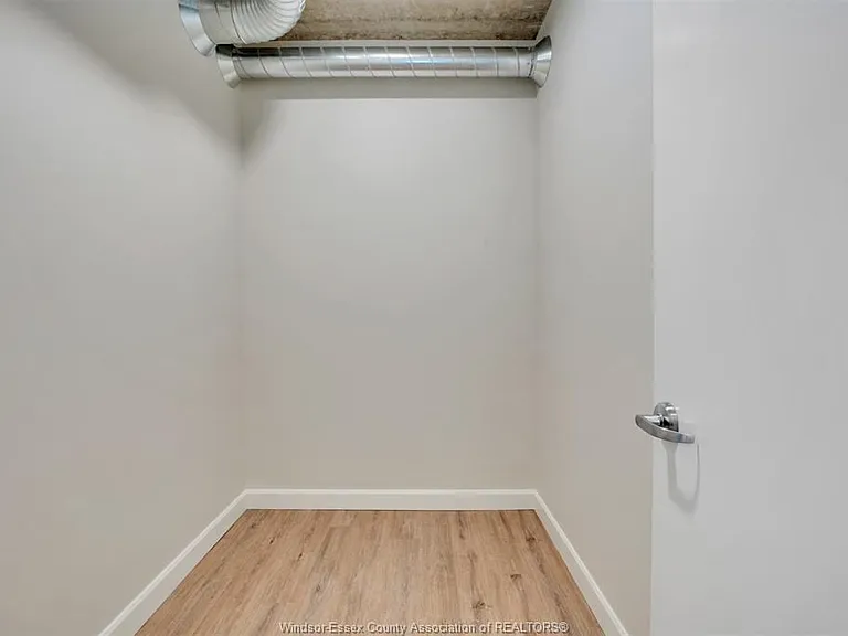 6550 Wyandotte St E #201 — Photo 17
