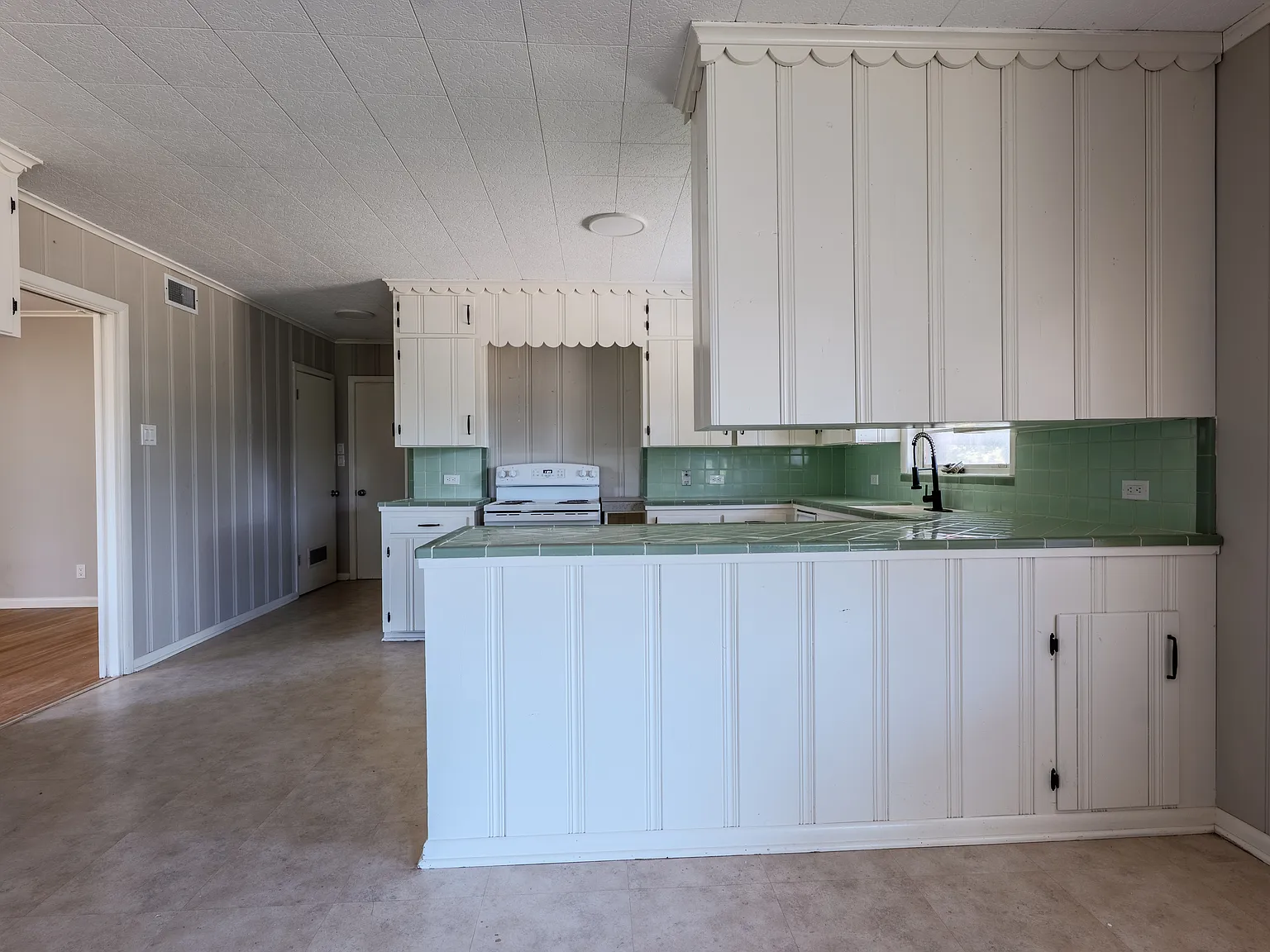 3 bed, 3241 sqft, $3,500 — Photo 2
