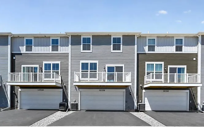 3 bed, 2.5 bath, 2175 sqft, $2,850 — Photo 2