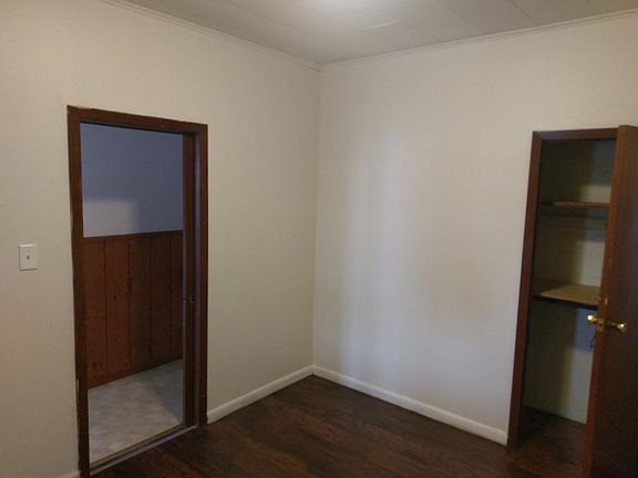 4th image of 111 Hoyt St #2