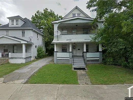 4 bed, $1,300 — Photo 3