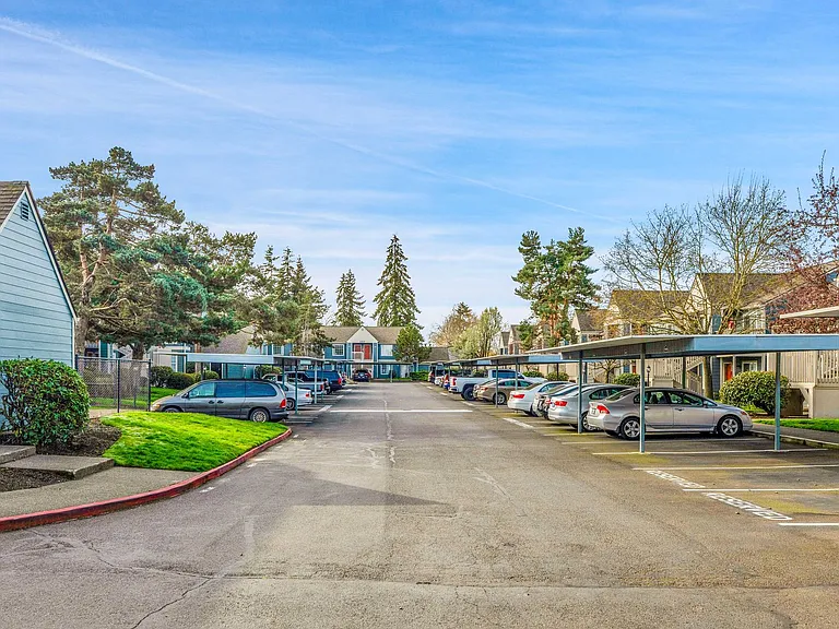 BROOK HOLLOW APARTMENTS — Photo 12