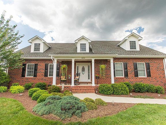 3rd image of 1052 Cedar Sky Ct