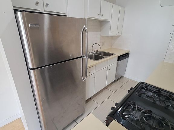 5th image of 1326 N Flores St #30A