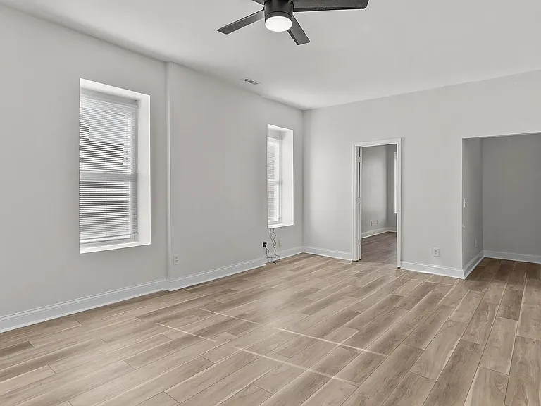3258 Ohio Ave #2F — Photo 2