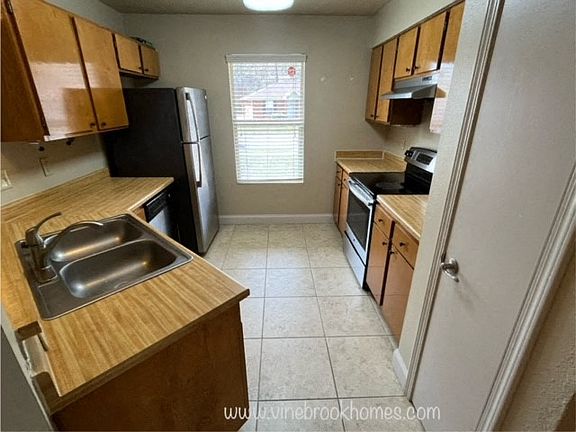 4th image of 102 Celena Ct