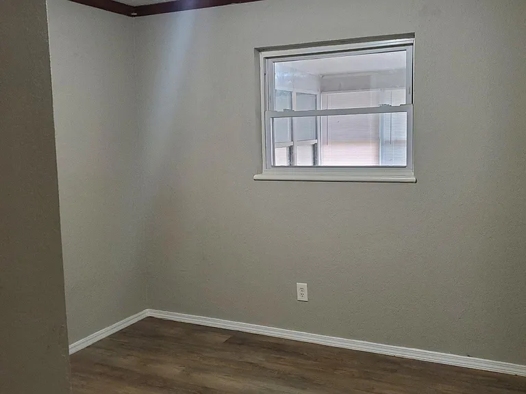 2608 N Hammond Ave — Photo 4