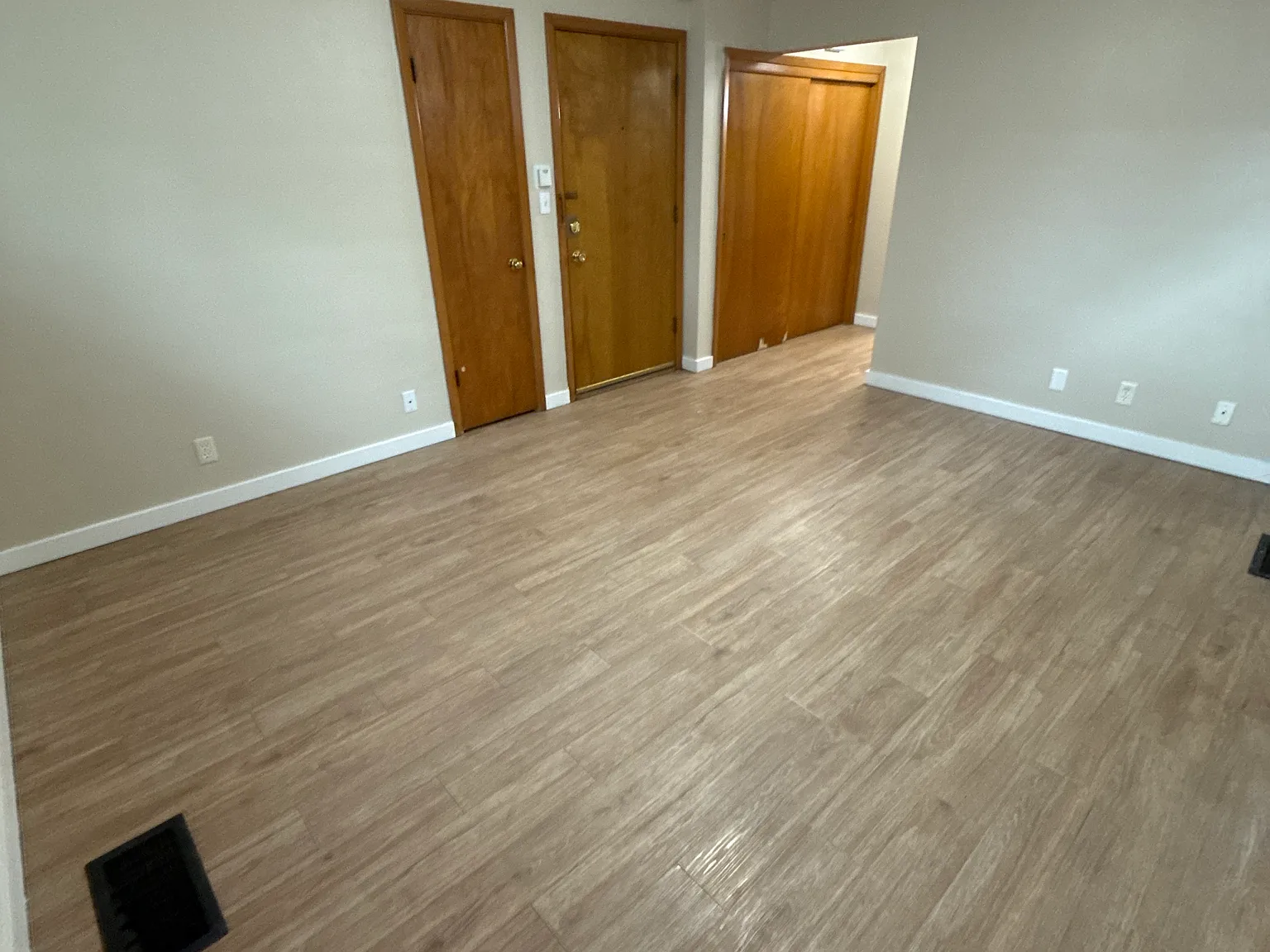 Studio, 575 sqft, $595 — Photo 3