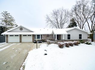 6252 Gilbert Cir, West Bend, WI 53095