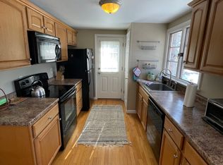 21 Thornton Ave, Lowell, MA 01852
