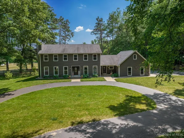 8865 Seymour Rd, Grass Lake, MI 49240