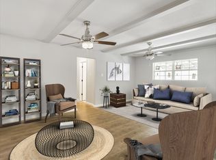 906 Twin Falls Rd, Houston, TX 77088