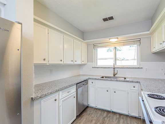 5th image of 13603 Salisbury Dr