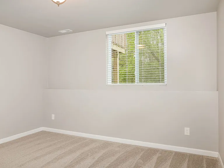 4020 Sumner Dr — Photo 25