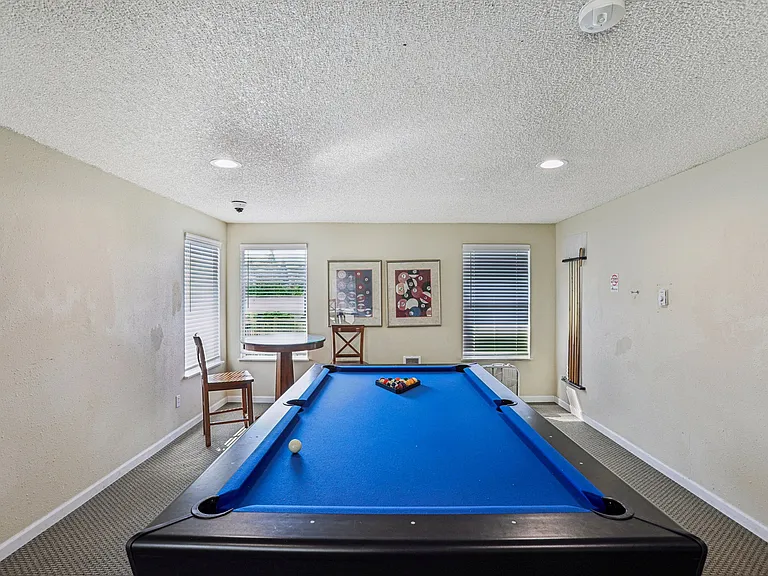 Cornell Manor Apartments — Photo 12