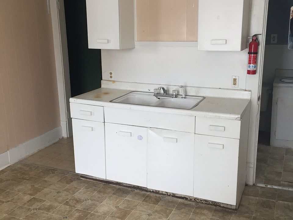 2nd image of 451 W Page St APT B