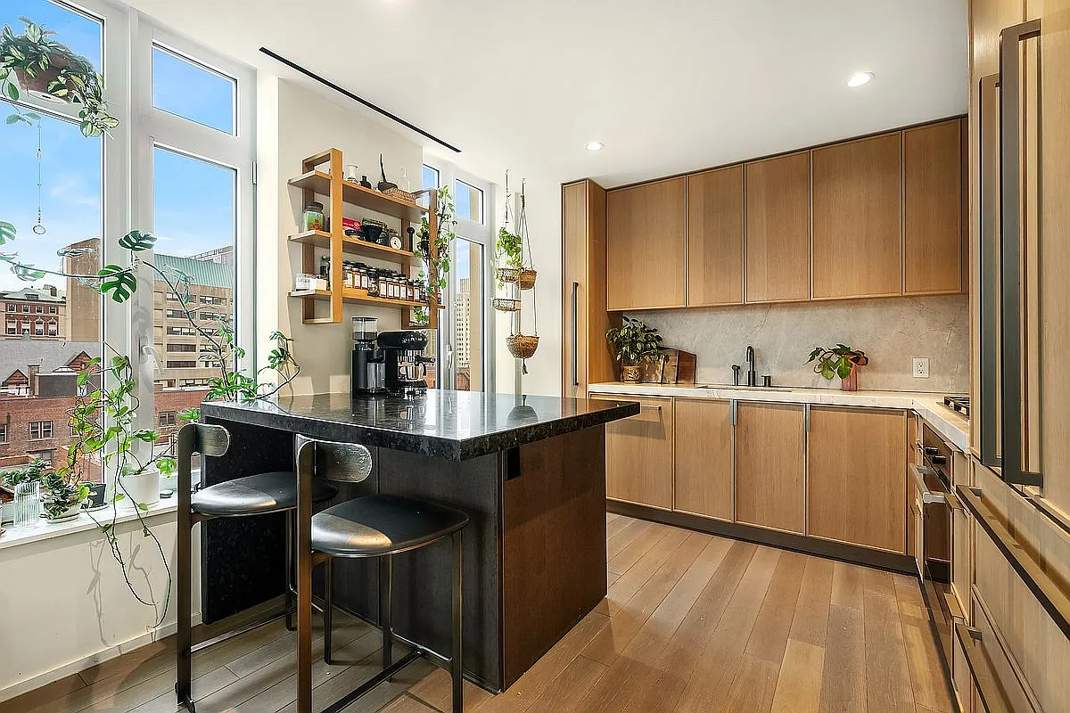 543 W 122nd St #10E photo 1