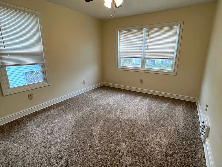 534 E Prospect St — Photo 12