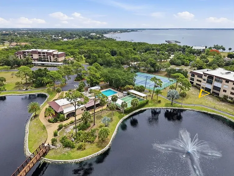 Charlotte Harbor in the background. Accessible from dock.