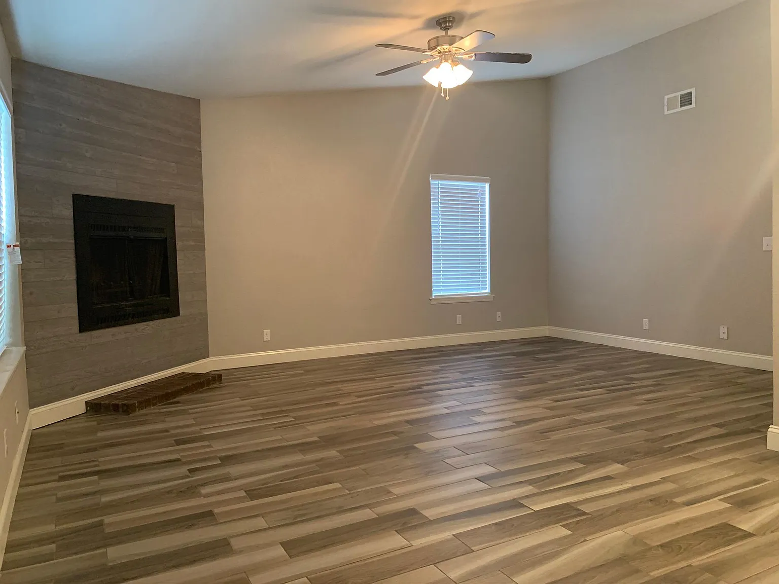 820 Hardy Springs Cir — Photo 3