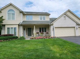 5812 E Cobblestones Ln, Sylvania, OH 43560