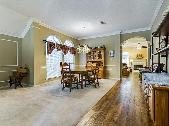 4th image of 8905 Trails Edge Dr