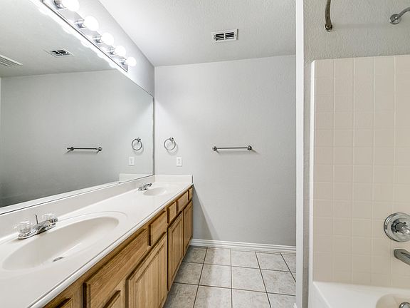 5th image of 210 Wyndham Meadows Way