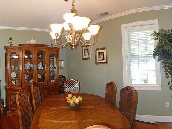 5th image of 1202 Pine Lake Dr