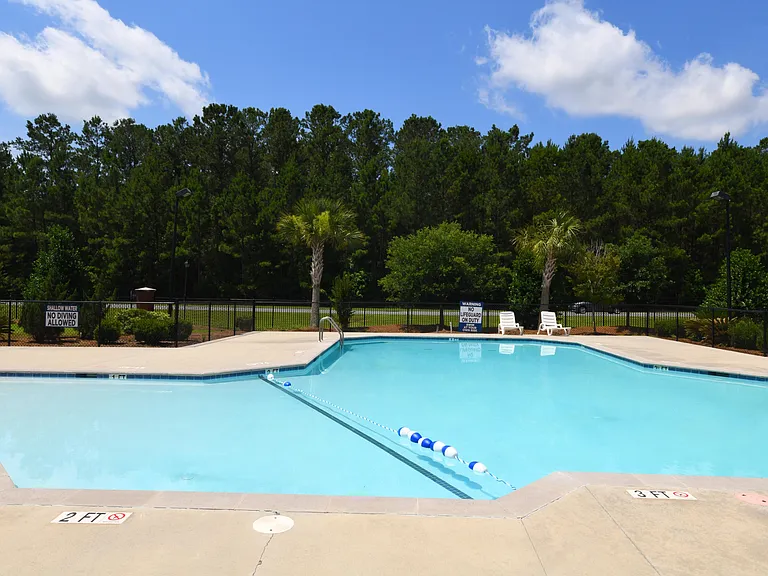 Swimming pool with Sun Deck