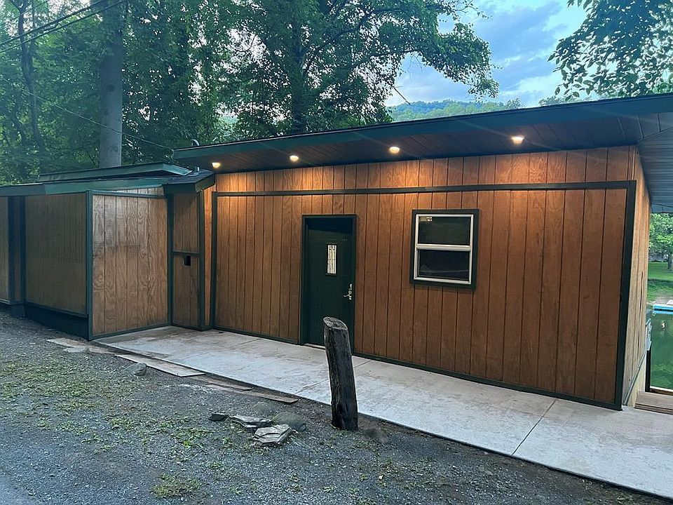 1st image of 4001 Greenbrier Dr