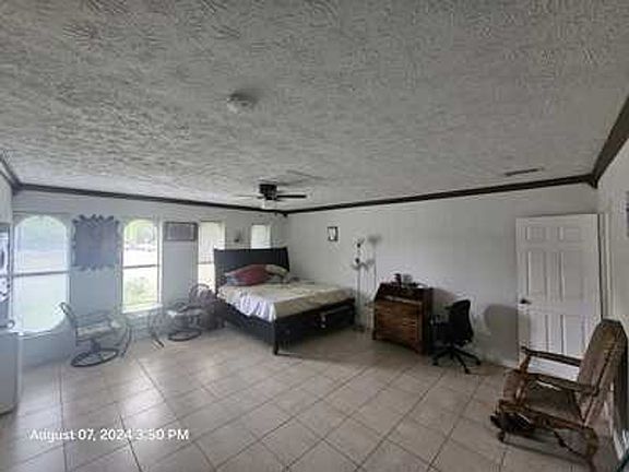 3rd image of 302 SE Verada Ave Unit B