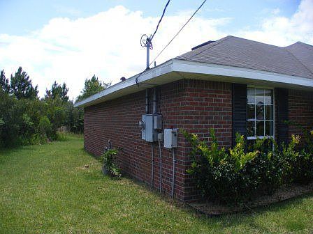 3rd image of 10 Lindsay Dr