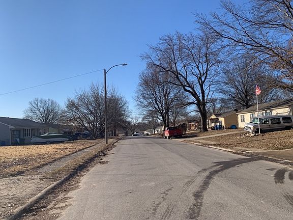 5th image of 3608 N Delaware Ave