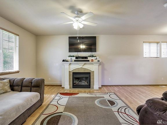 5th image of 1737 182nd St E