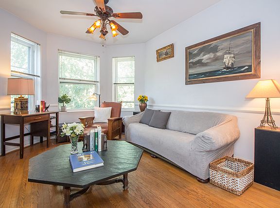 3rd image of 2537 W Leland Ave