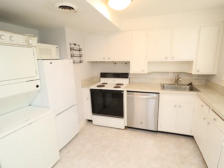 1000 Nichols Dr — Photo 8