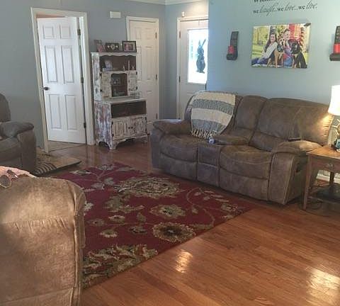 5th image of 3025 River Hill Ln