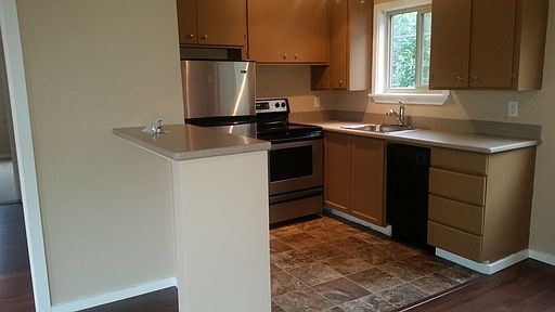 2nd image of 2718 Franklin Ave E APT 12
