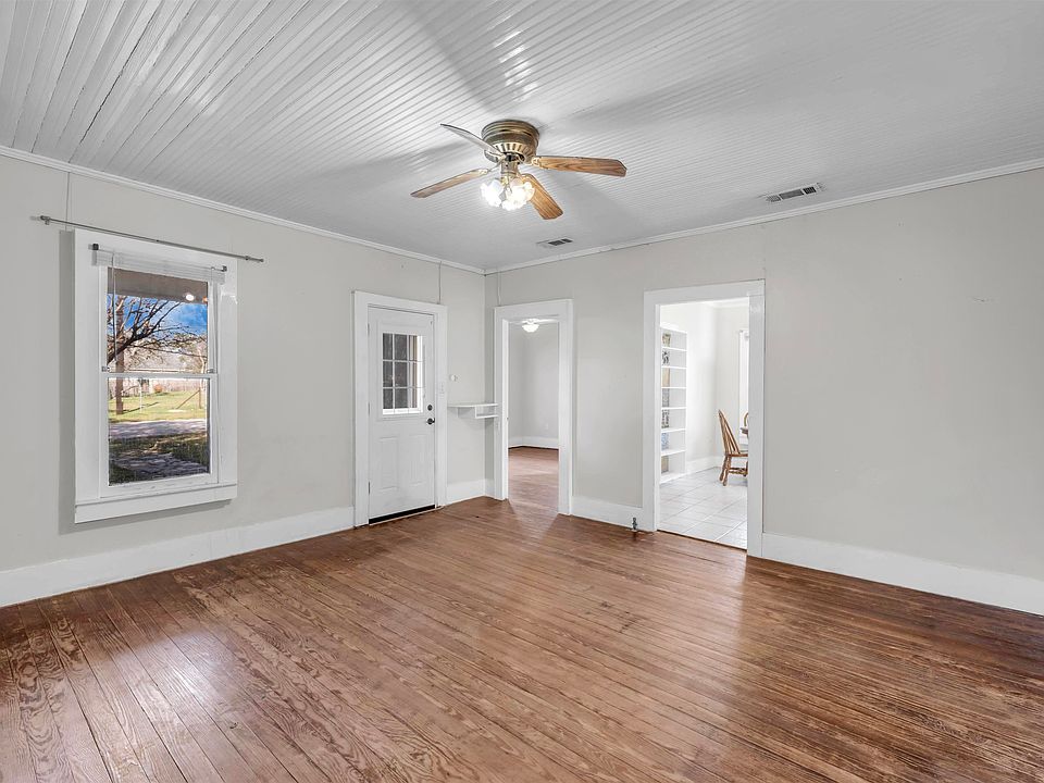 1st image of 415 Bedell Street