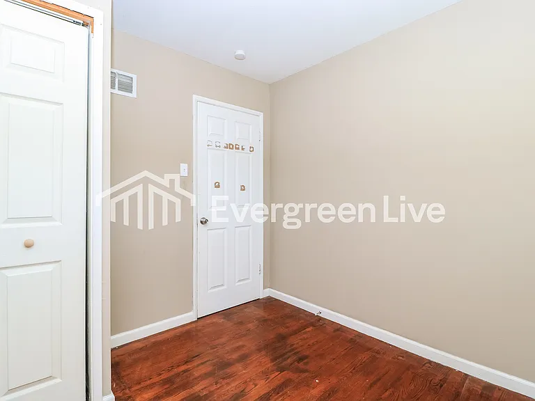 8366 Gladys Dr — Photo 10