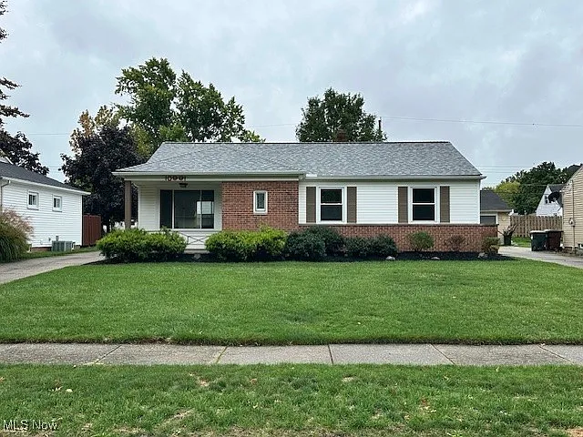 10991 Fairlawn Dr photo 1