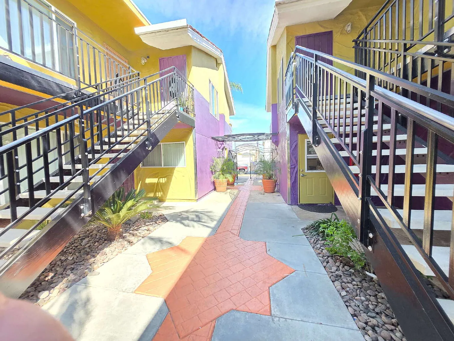 1 bed, 1.0 bath, 568 sqft, $1,795 — Photo 3