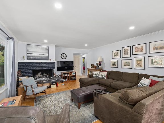 4th image of 6530 Dunbar St