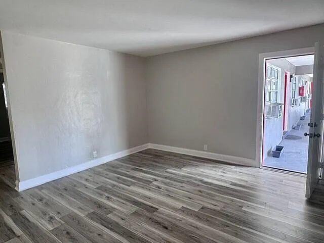 2 bed, 1.0 bath, 800 sqft, $1,250 — Photo 2