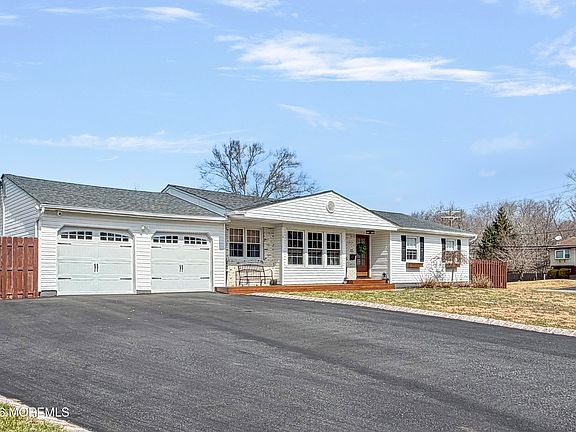 3rd image of 113 Newbury Road