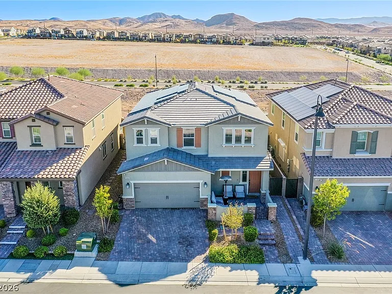 2605 Tolmezzo St — Photo 32