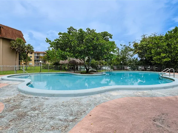665 NE 195th St APT 427, Miami, FL 33179