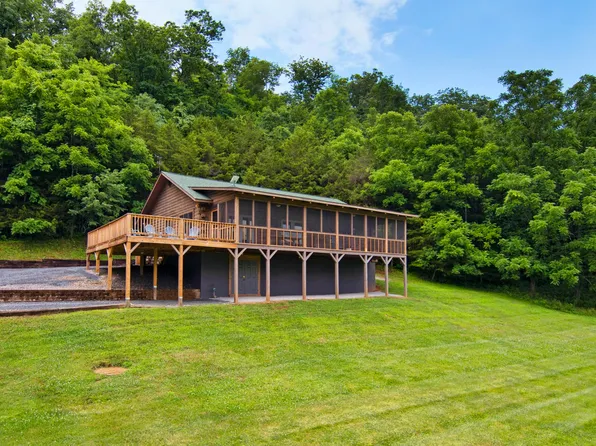 905 Jonahs Landing Ave W, Renick, WV 24966